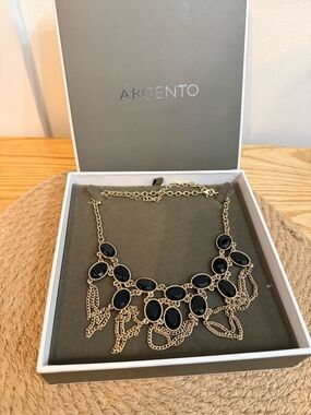 10/$25 • Argento Black Stone Chain Bib Necklace